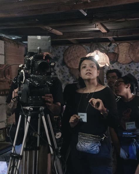 production crew in tagalog